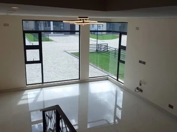 4 Bedroom Flat & Apartment
