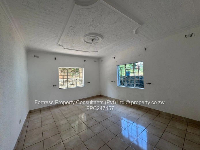 Glen Lorne 8-Bed House with Pool & Sunlit Lounge