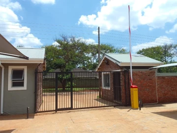 3 Bedroom Garden Flat