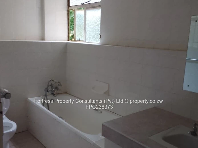 ARLINGTON COURT-ASCOT- High end Apartment