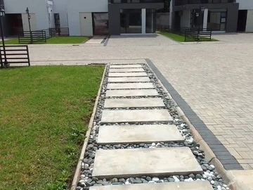 4 Bedroom Flat & Apartment