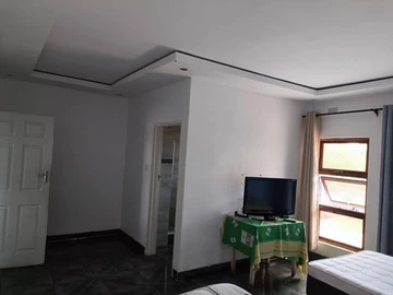7 Bedroom House