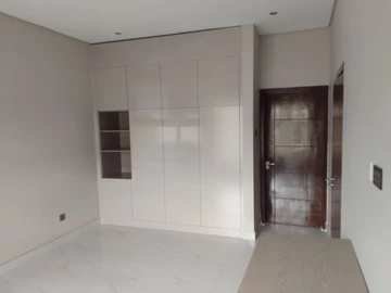 3 Bedroom Garden Flat